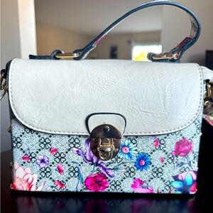 Cute bag with pretty flower print 🌸